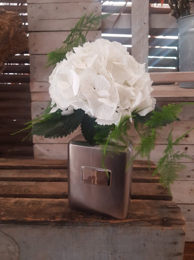 Vase parfum avec hortensias